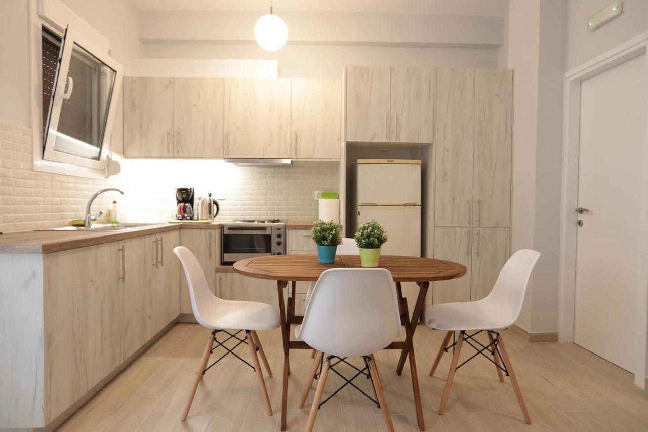 Pale Coloured Apt In Athens Historic Centre Exterior foto