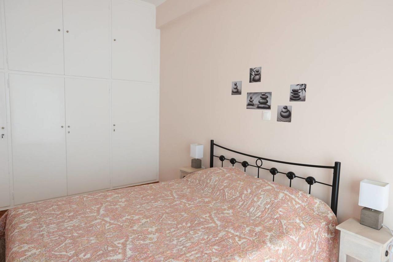 Pale Coloured Apt In Athens Historic Centre Exterior foto